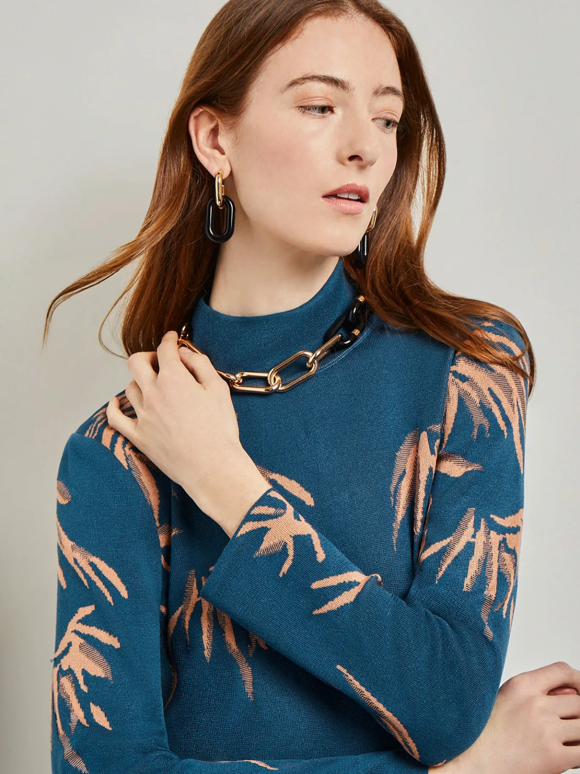 Gold & Black Resin Oval Link Necklace