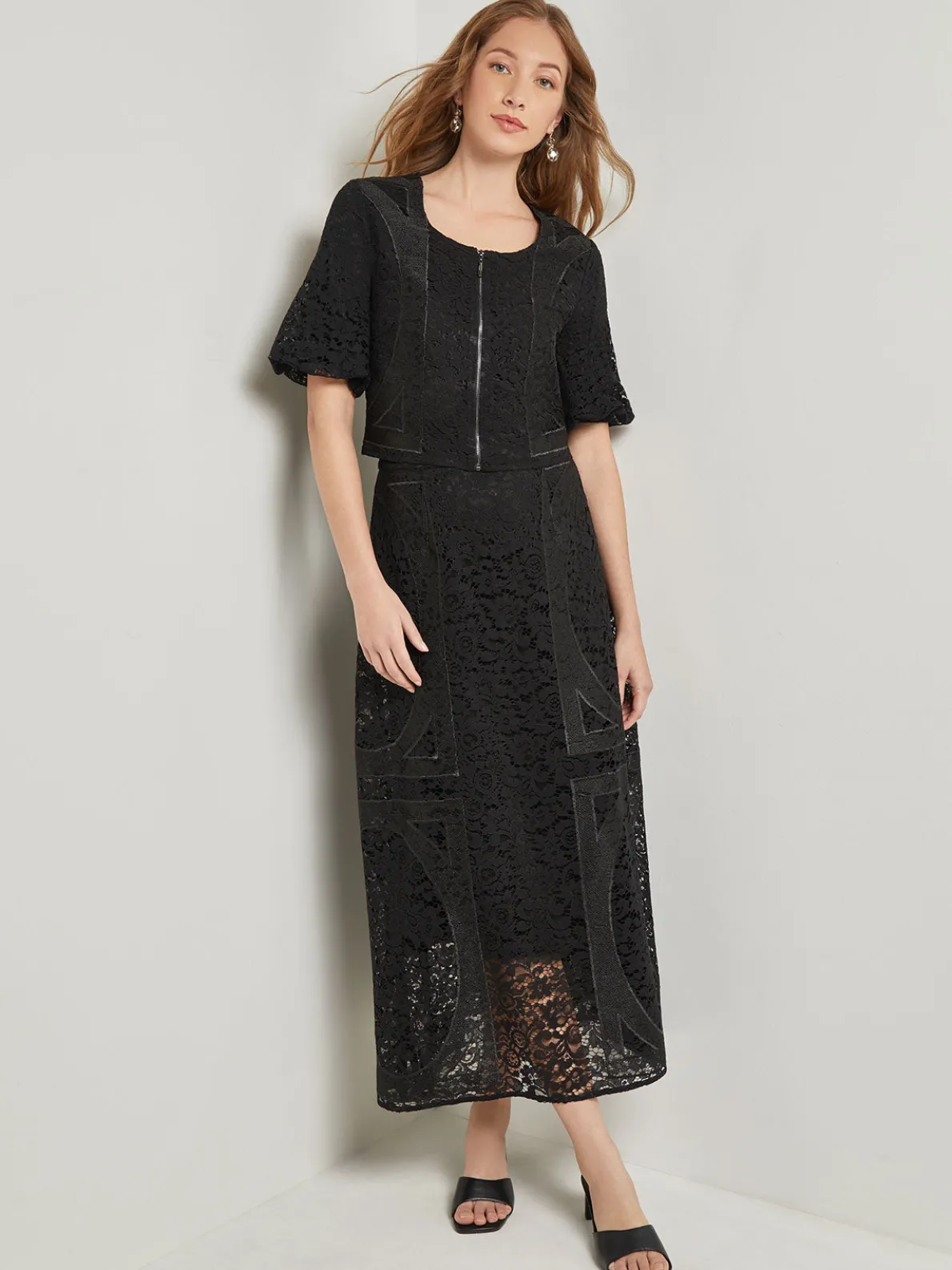 Modern Fit Cropped Textural Woven Blouse