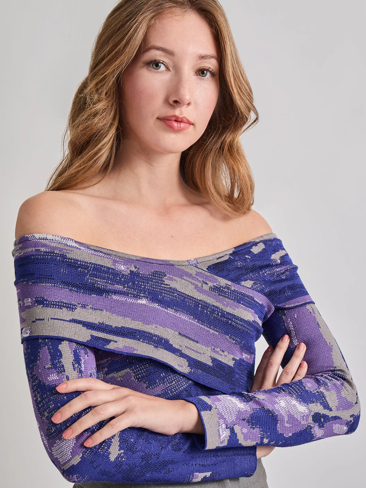 Modern Fit Cropped Cross Body Watercolor Soft Knit Top