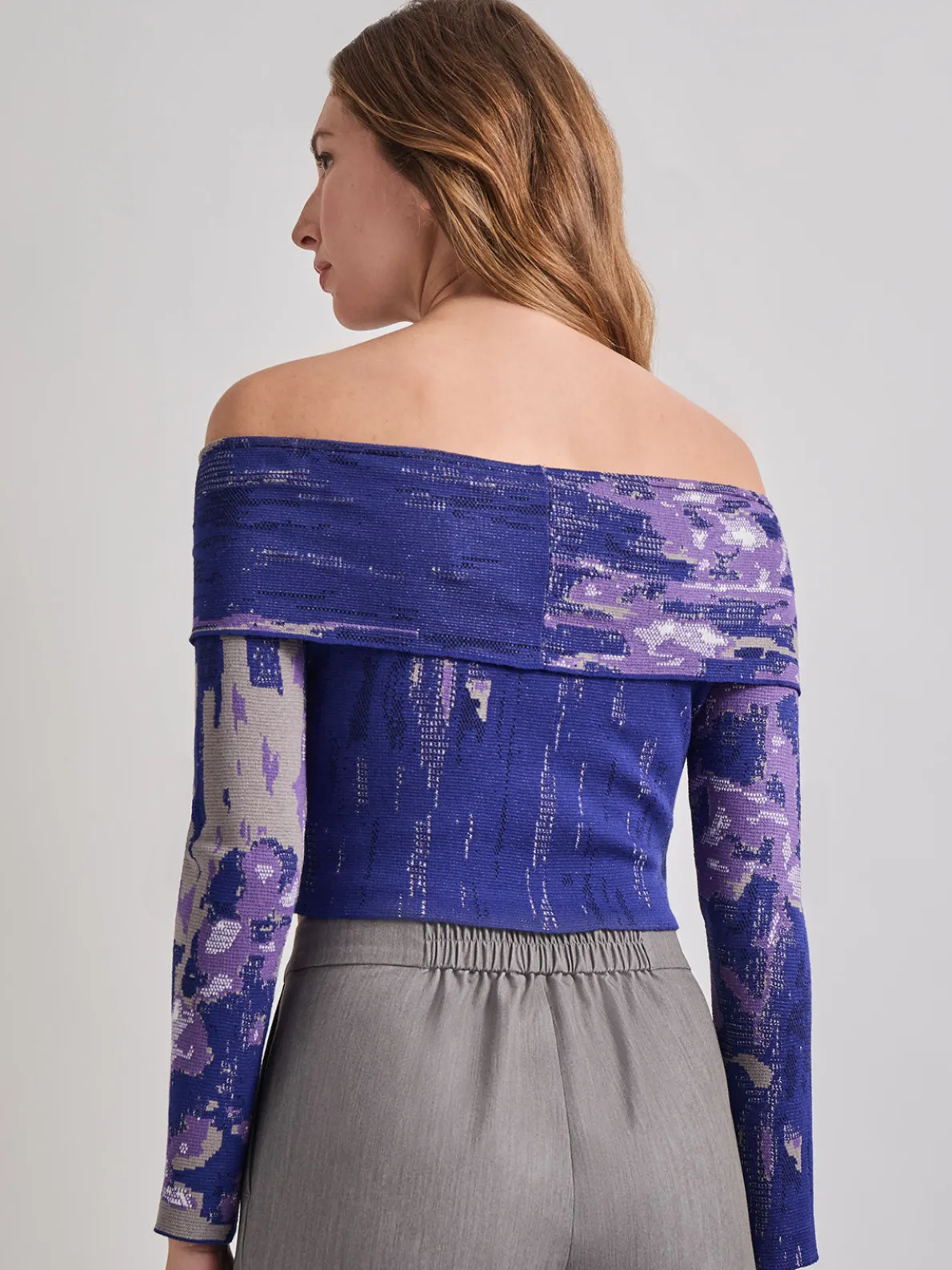 Modern Fit Cropped Cross Body Watercolor Soft Knit Top