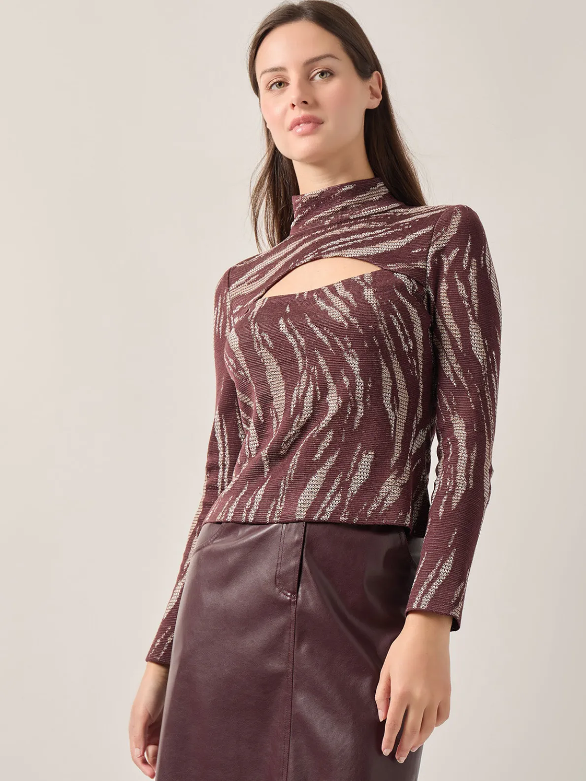 Modern Fit Oval Front Cutout Jacquard Knit Top