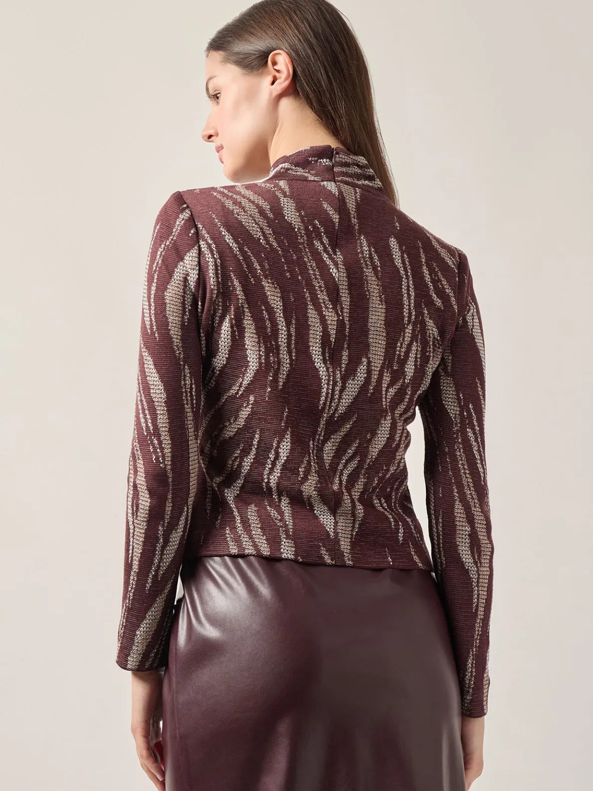 Modern Fit Oval Front Cutout Jacquard Knit Top