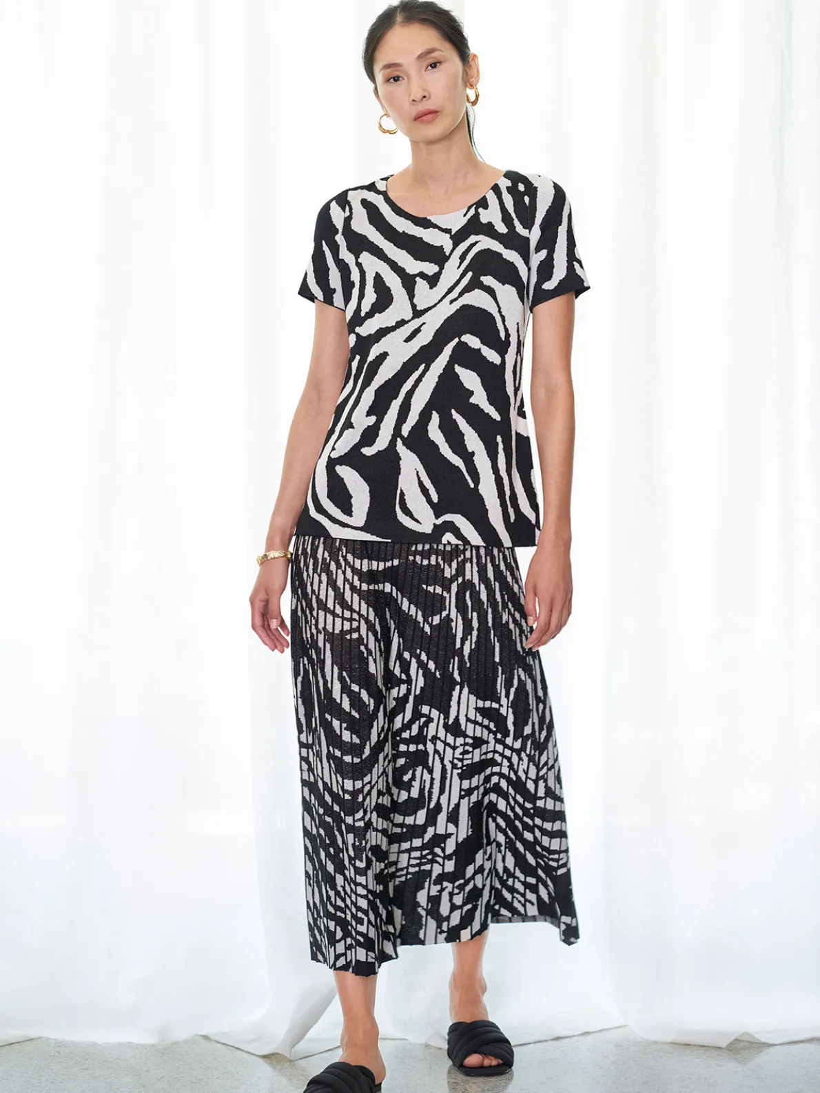 Zebra Swirl Soft Knit Skirt